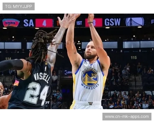 勇士力挫太阳，库里和穆迪成胜利功臣，库里勇士老大