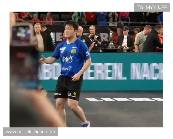 场上碾压，场下圈粉！樊振东德国杯再现王者风采，樊振东vs德国