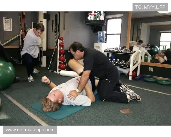 球员在国家队训练中被专业团队关注体能指标，球员就应该在