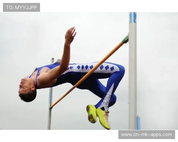 跳高冠军创造个人最好成绩，教练称训练见成效，跳高冠军比赛视频